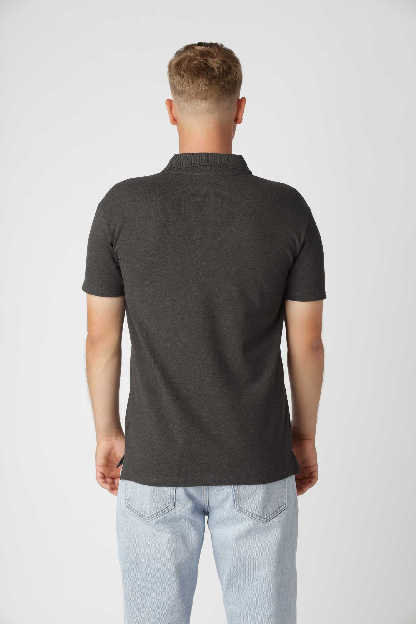 Antracit shape polo med moderne design og naturlig bevægelsesfrihed