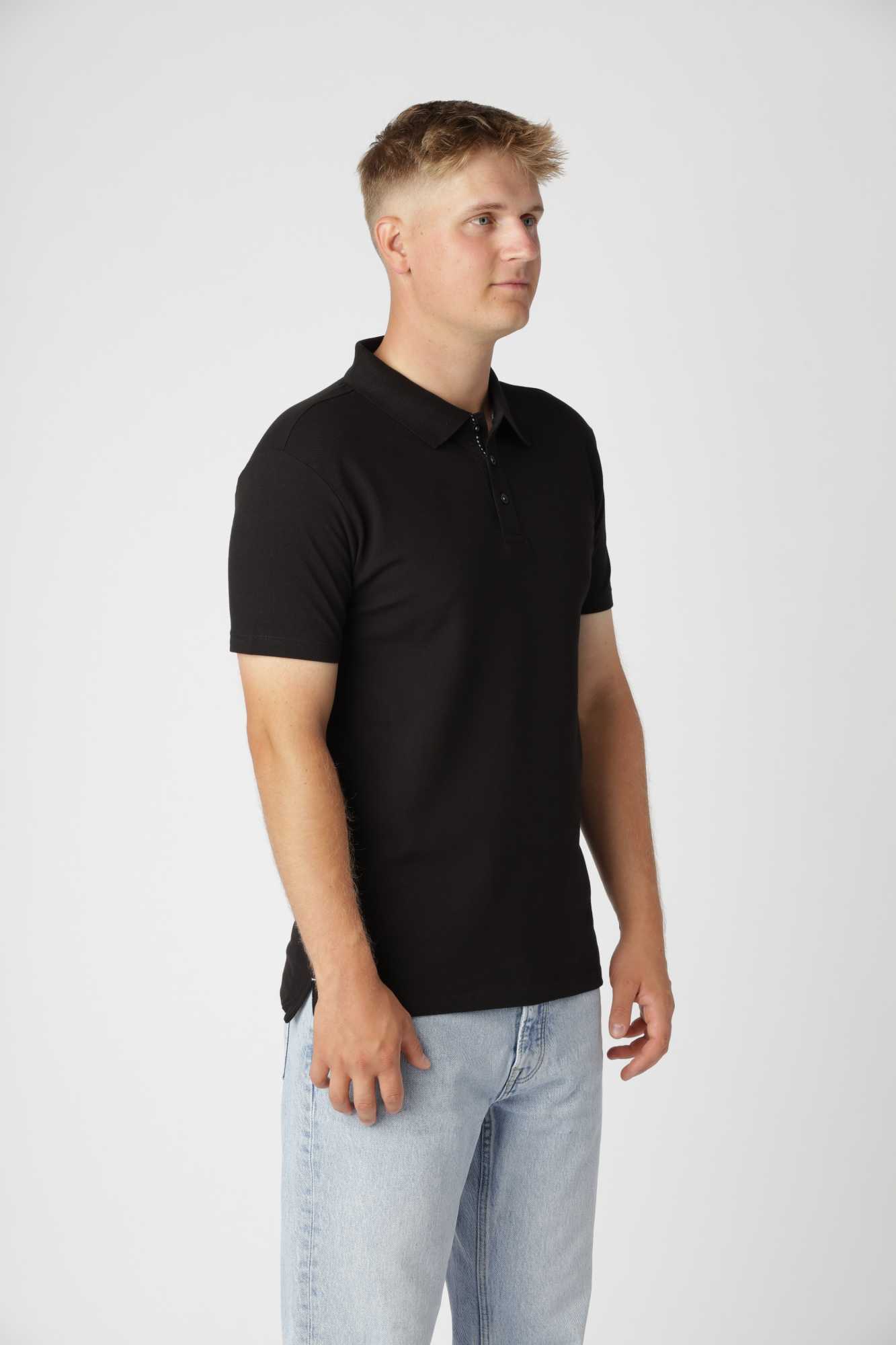 Shape polo i farven sort med farvematchet pyntebånd og gennemført detalje