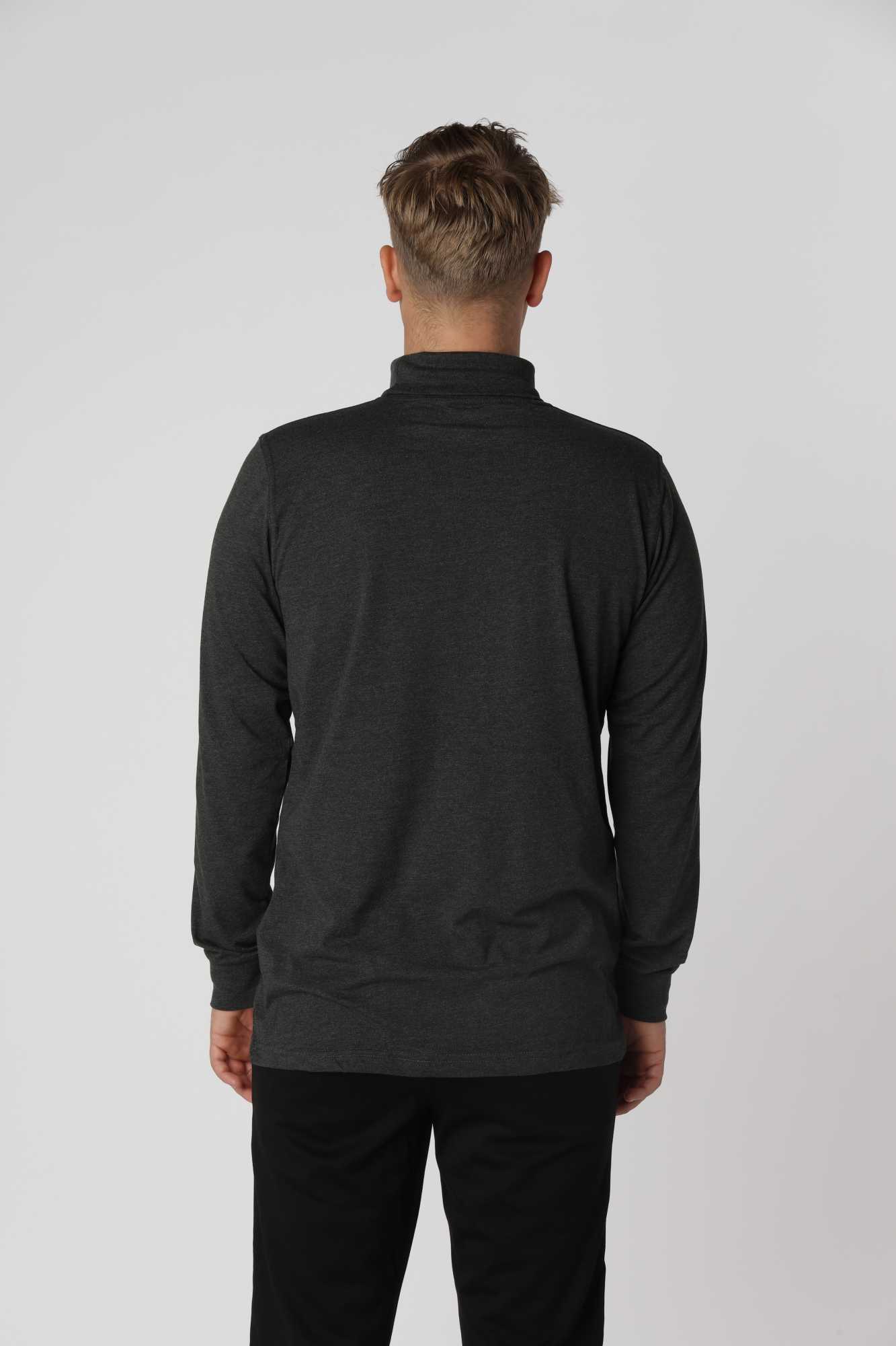 Åndbar Turtleneck T-shirt i farven Antracit, ideel som lag-på-lag i det danske vejr.
