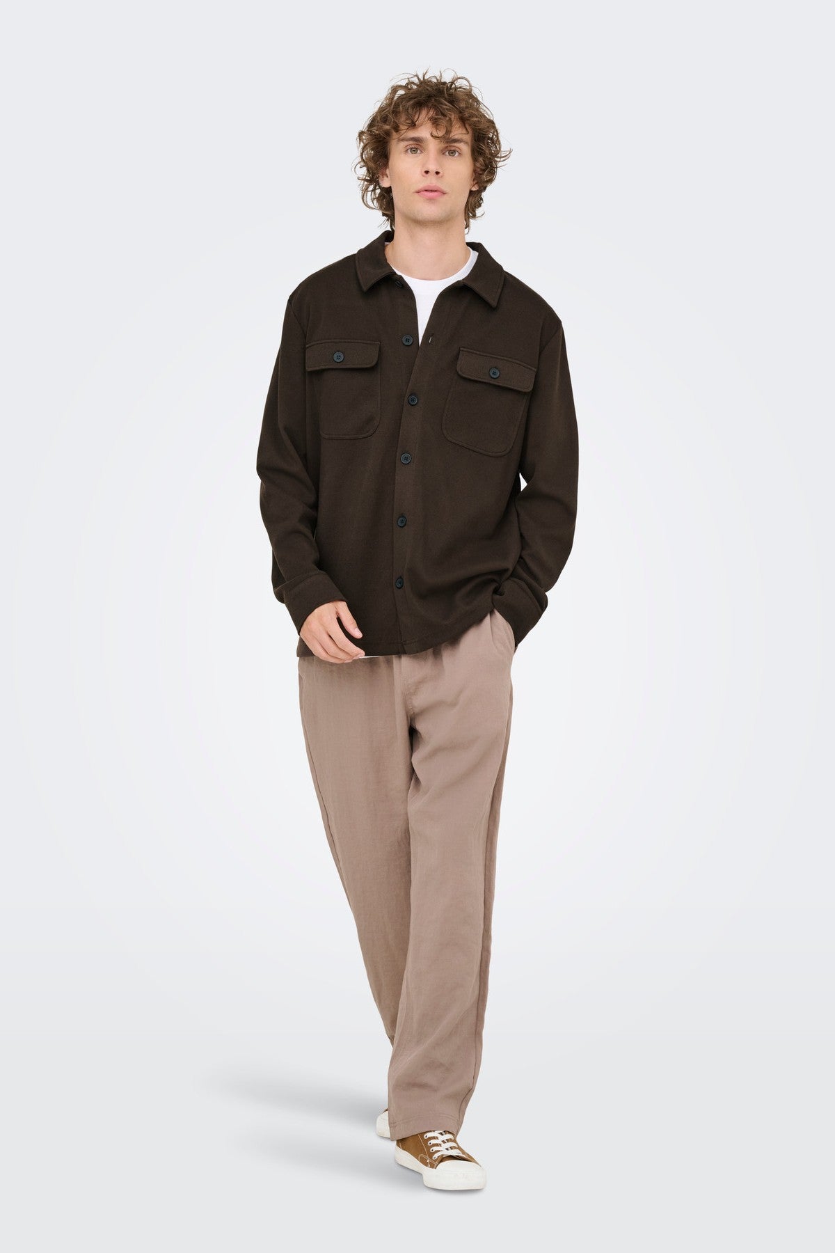 Tidløs Mulch ONSNEWKODYL overshirt i brun nuance, ideel som både skjorte og let jakke.